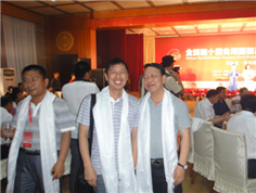 Mr. Liu's elegant demeanor in the exhibition